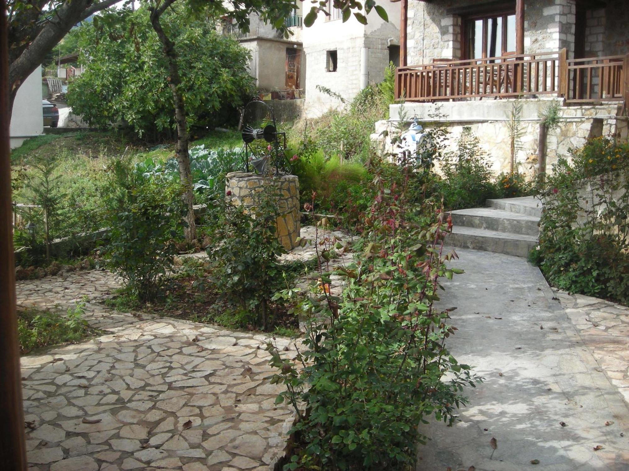 Theasis Suites-Ορεινή Φιλοξενία Kato Sinikia Trikalon Bagian luar foto
