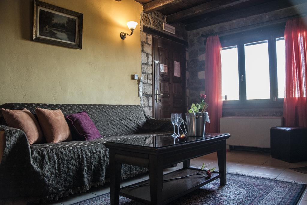 Theasis Suites-Ορεινή Φιλοξενία Kato Sinikia Trikalon Bagian luar foto